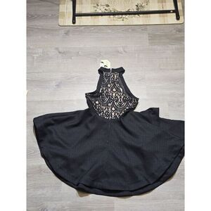 Tea & Cup Women's Blace Sleeveless Size M